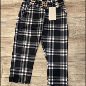 Stretchy capris - really cute and comfy.